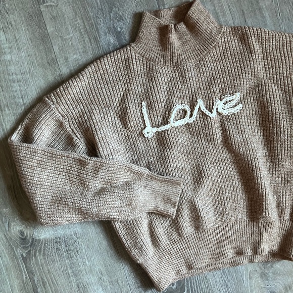 ‘Love’ Sweater - Picture 2 of 6